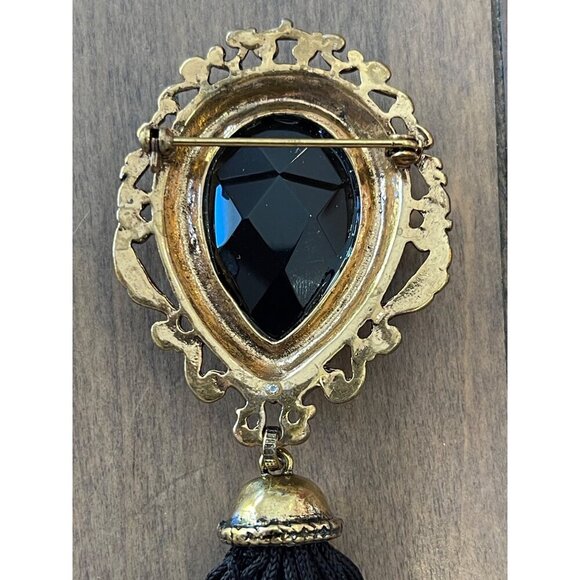 Victorian Style Gold Tone Brooch $5 bundle only - Picture 4 of 5